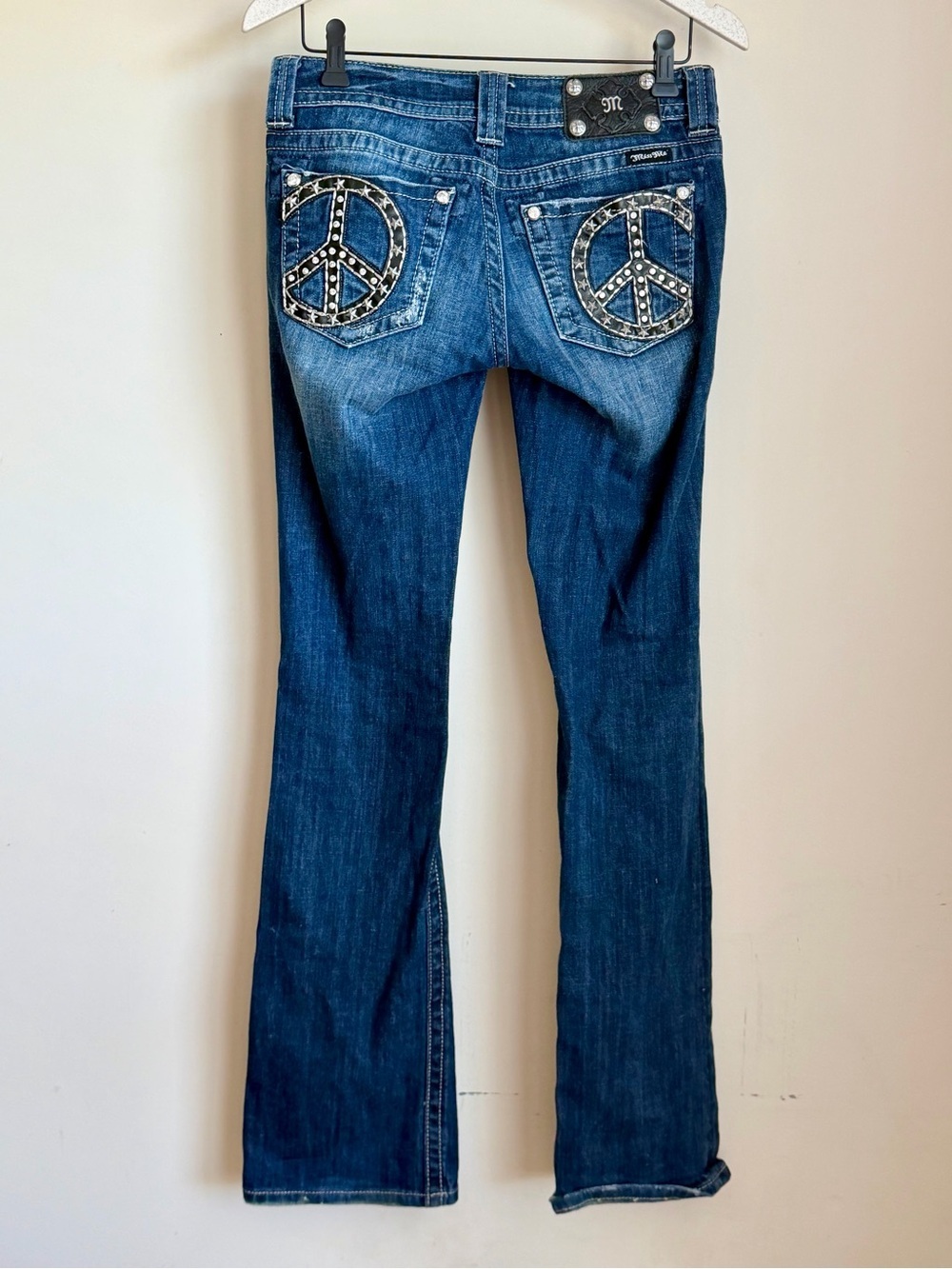 Miss Me Bootcut Jeans Women’s 27 Signature Peace Sign Embellished Pocket JP6062B - Picture 3 of 10